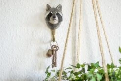 Wandhaken Waschbär -Forstmaschinengeschäft 82 380 03 6 j22